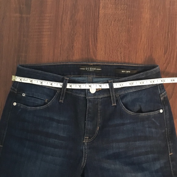 NWOT Guess Sexy Curve Jean - size 28 - Picture 3 of 6